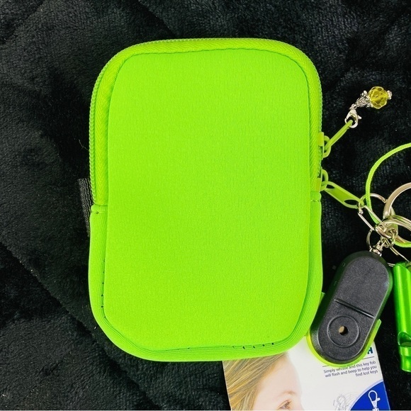 Water Bottle Pocket Key Finder Whistle Flashlight - Picture 8 of 8